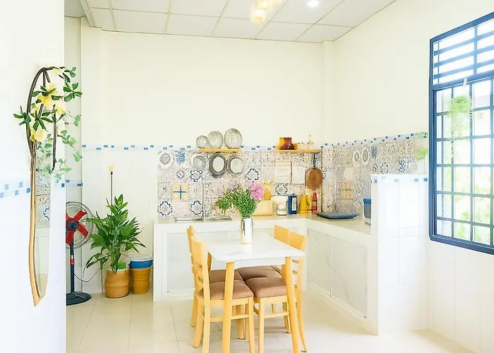 Little Nest - Cozy House, 2 Bedrooms, Near With Garden In * Phan Thiết