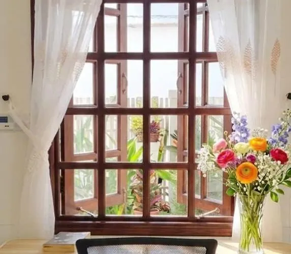 Little Nest - Cozy House, 2 Bedrooms, Near With Garden In
